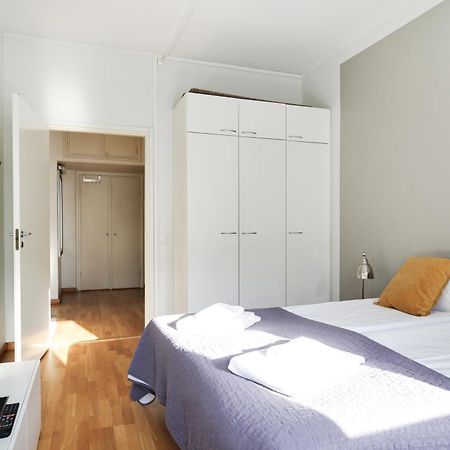 Kotimaailma Apartments Kamppi - 2Br In The City Center With Code Lock Helsingfors Exteriör bild
