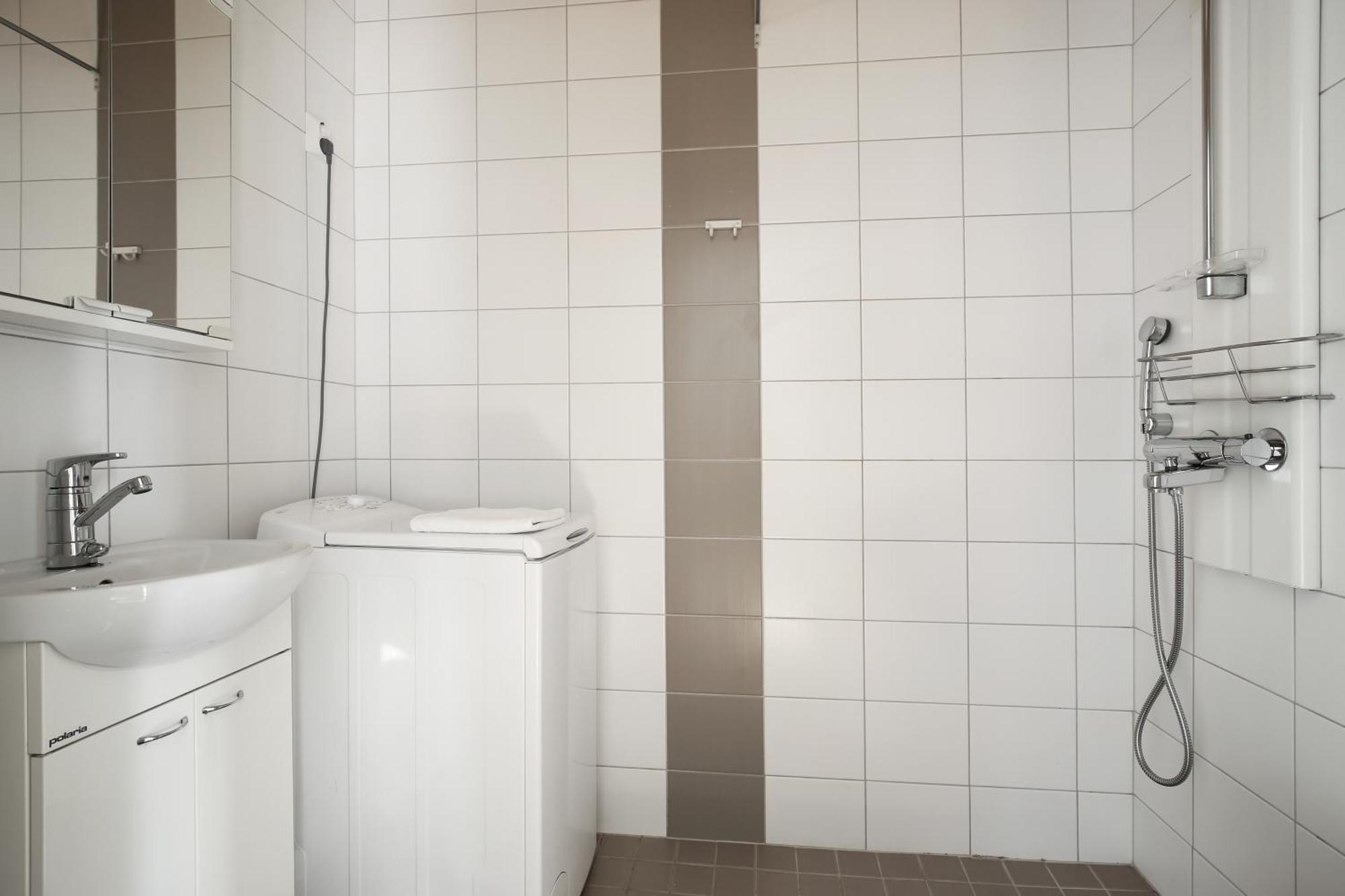Kotimaailma Apartments Kamppi - 2Br In The City Center With Code Lock Helsingfors Exteriör bild