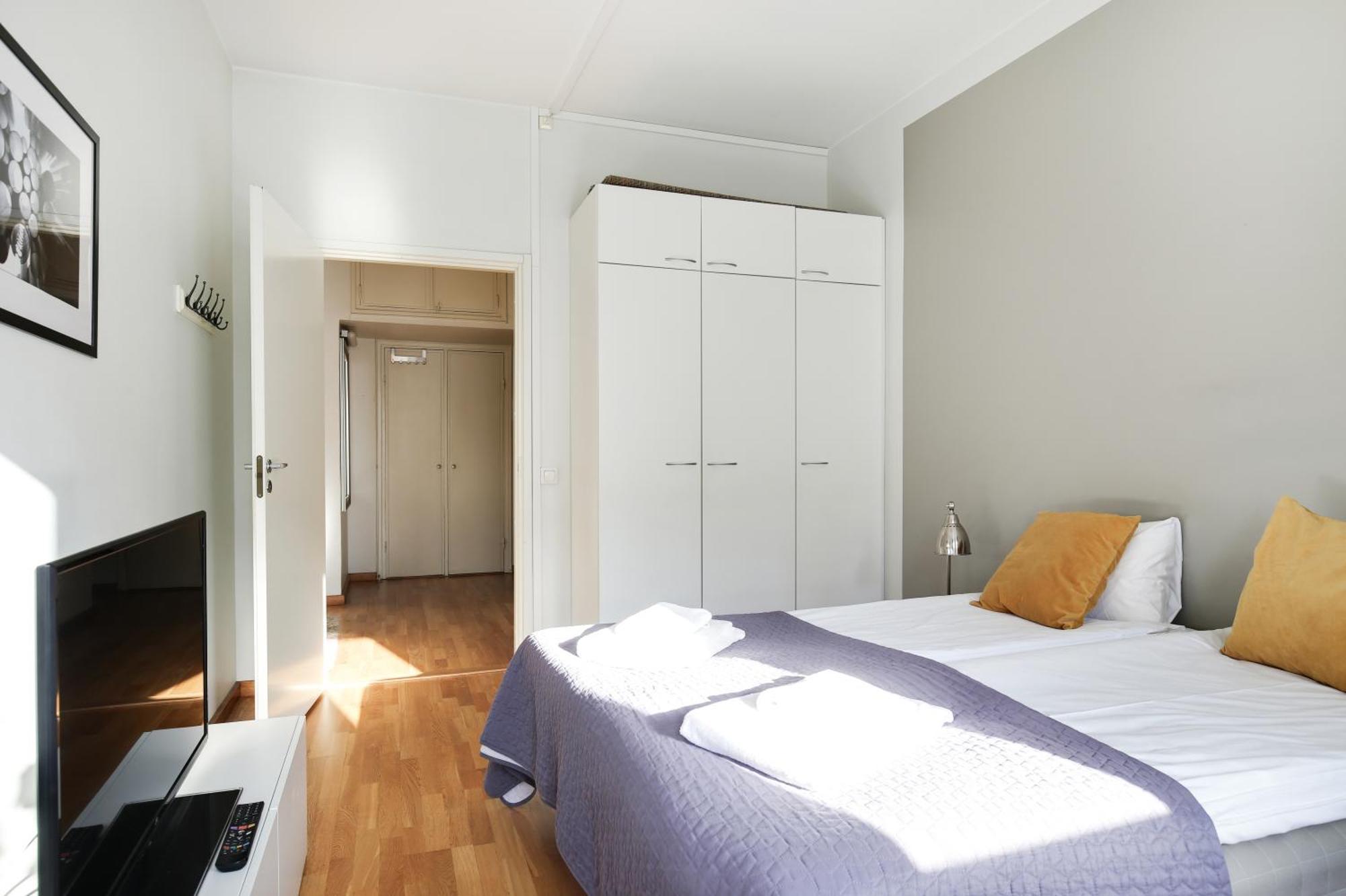 Kotimaailma Apartments Kamppi - 2Br In The City Center With Code Lock Helsingfors Exteriör bild