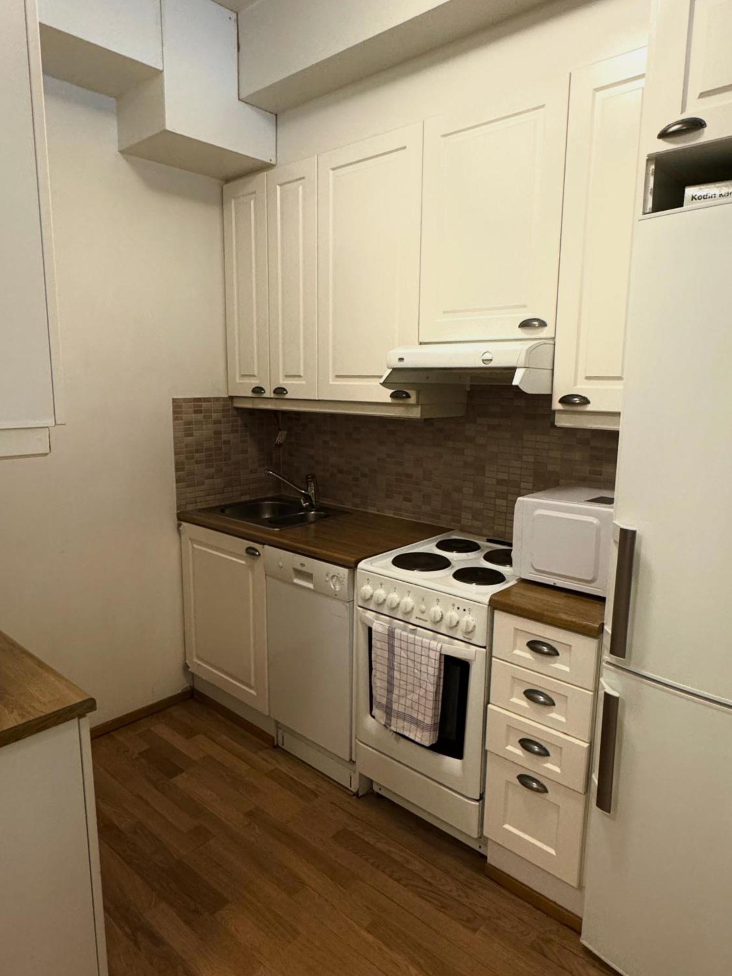 Kotimaailma Apartments Kamppi - 2Br In The City Center With Code Lock Helsingfors Exteriör bild
