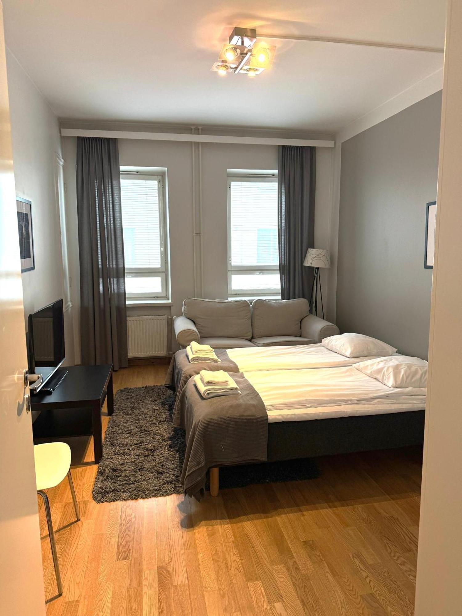 Kotimaailma Apartments Kamppi - 2Br In The City Center With Code Lock Helsingfors Exteriör bild